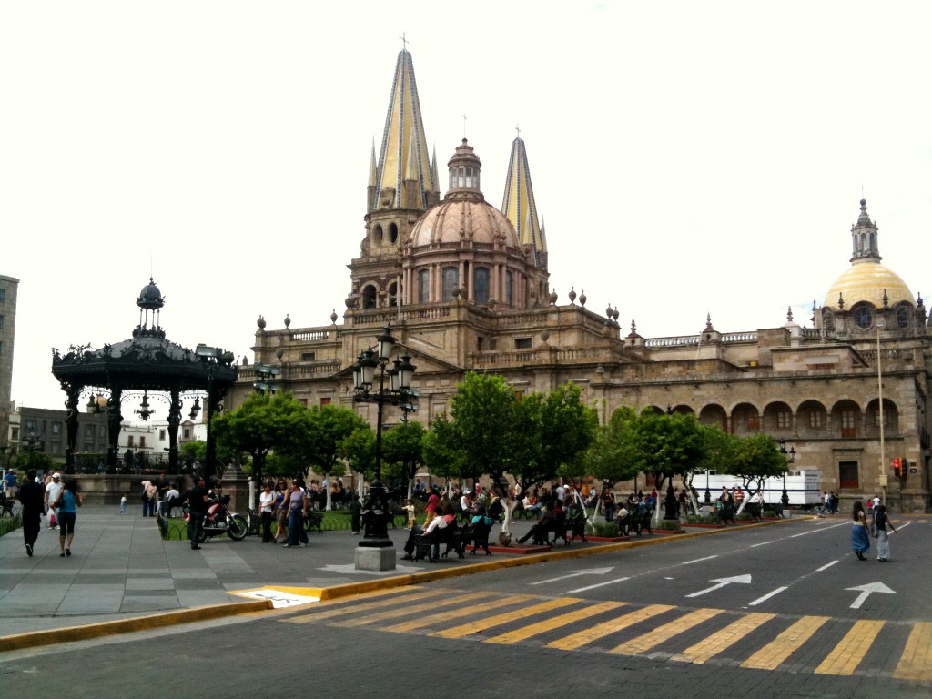 Plaza de las Armas y el Catedral. 